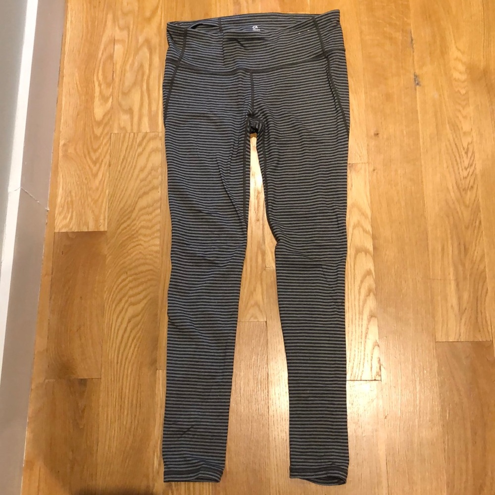 Gap grey striped leggings